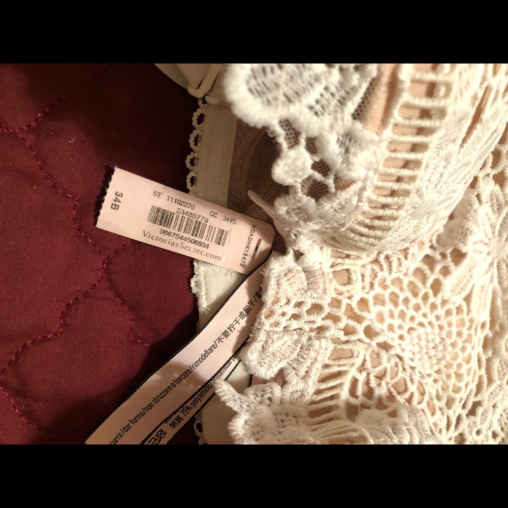 Victoria’s Secret Bustier 34B and panty S - Picture 4 of 7